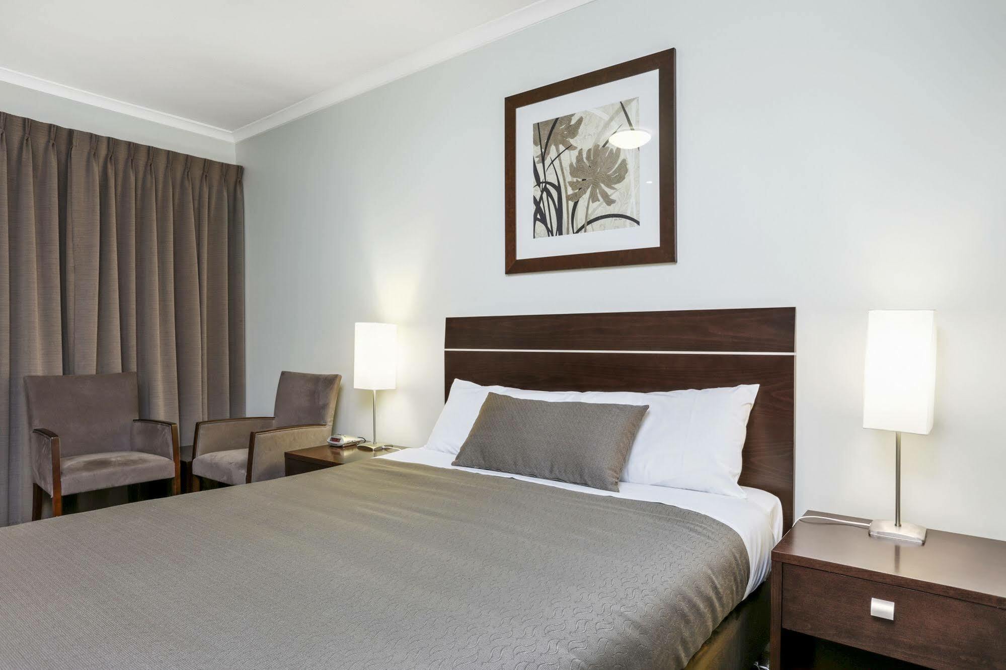 Elm Tree Motel Варнамбул Екстер'єр фото